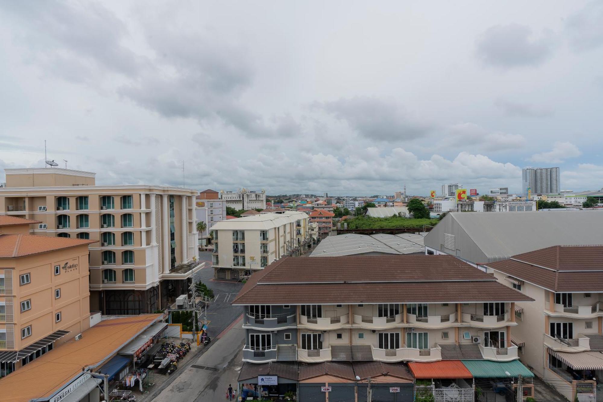The Grass Serviced Suites Pattaya Ngoại thất bức ảnh