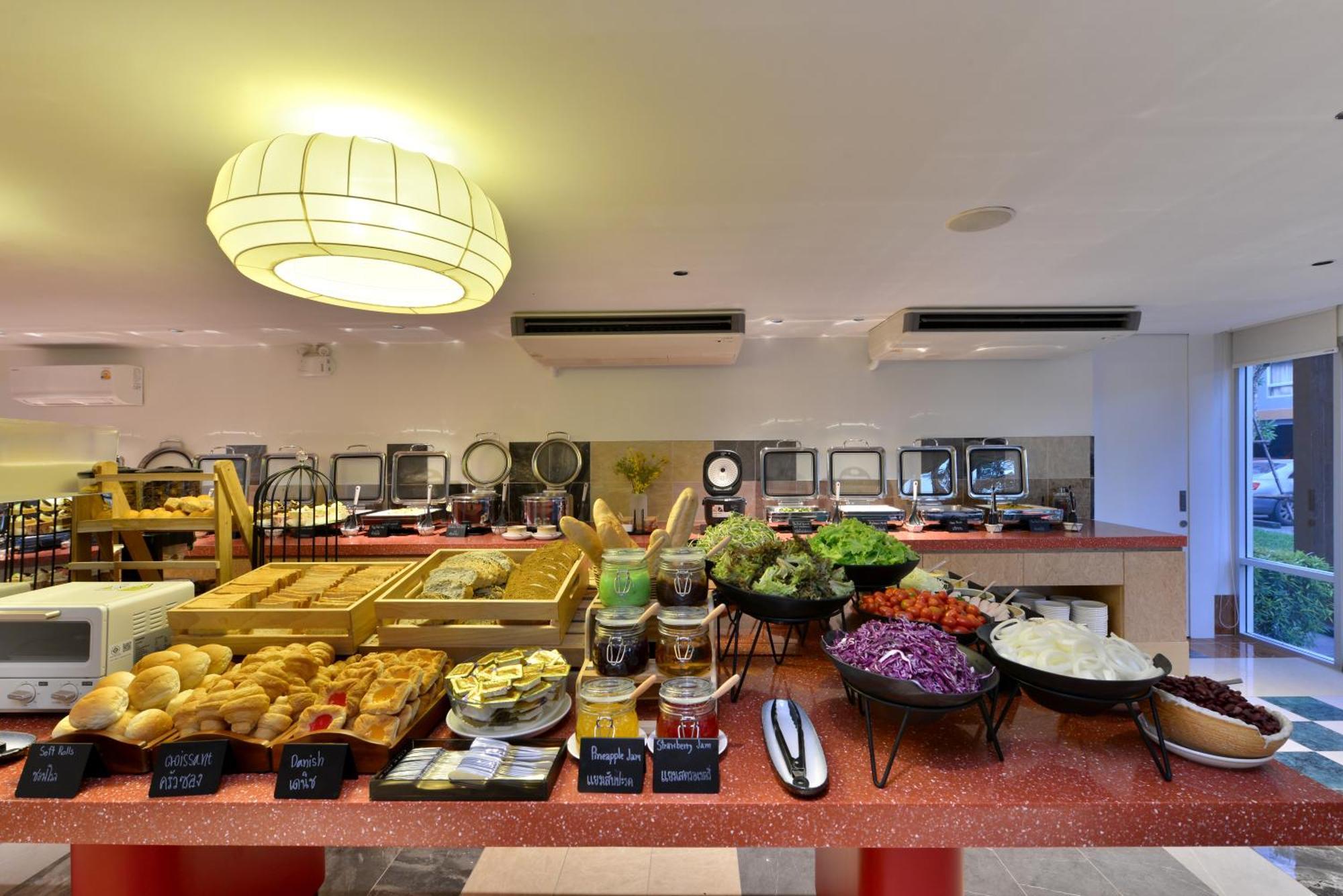 The Grass Serviced Suites Pattaya Ngoại thất bức ảnh